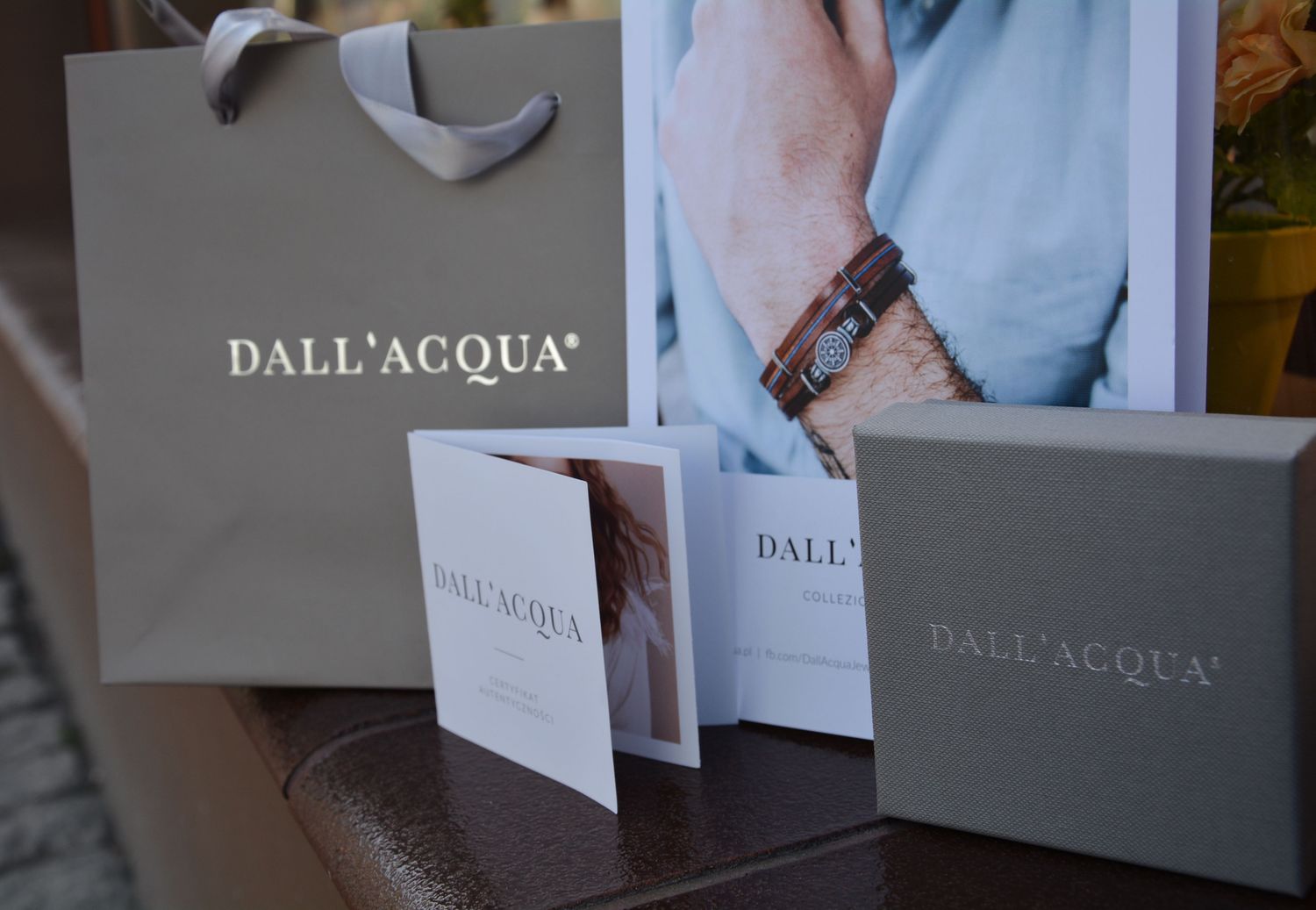 Srebrny sygnet z czarnymi cyrkoniami Dall'Acqua. Dodatek spodoba się kobiecie kochającej minimalizm, nowoczesność i elegancję. Prawdziweaaa srebro. Sygnety damskie (2).jpg